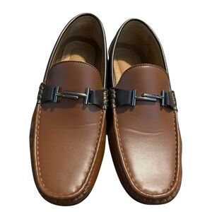 Tahari Elegant Brown Leather Loafers with Black Accents Size 7